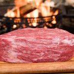 ソロキャンプ｜焚火で分厚い和牛モモ肉ローストビーフ丼