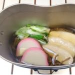 【キャンプ飯】簡単なのにつゆもおいしい！年越しそばのレシピ