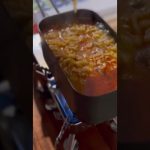 【キャンプ飯辛ラーメン】辛ラーメンにちょい足しアレンジ！メスティン料理で簡単旨辛ラーメン！