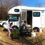 ファミリーキャンプ【外で遊ぶと生まれる時間】朝から晩まで牡蠣を食べる。そして焼き鳥をくし打ち炭火で焼く忙しさ