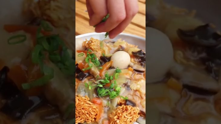 【売れすぎ販売休止】「0秒チキンラーメン」で「15秒かた焼きそば」！#shorts