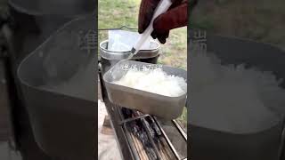 キャンプで朝カレー　有楽町の老舗カレー専門店ふくていとアウトドアモンスター