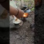 【キャンプ飯】前日のおつまみを宇宙白飯でリメイク#Shorts#ソロキャンプ#キャンプ飯