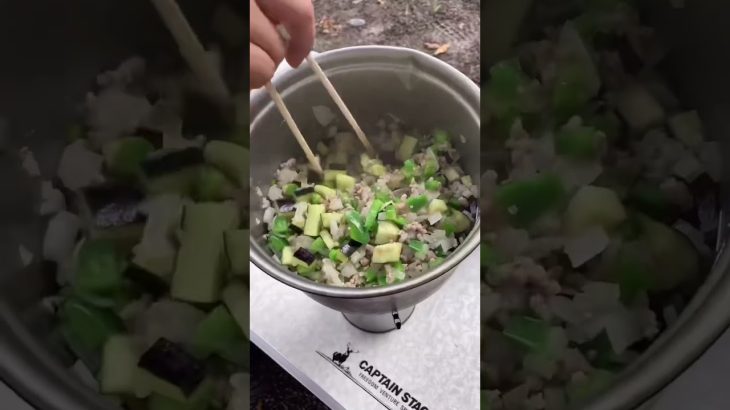 【キャンプ飯】チーズキーマカレー🧀🍛#shorts #アウトドア #キャンプ飯