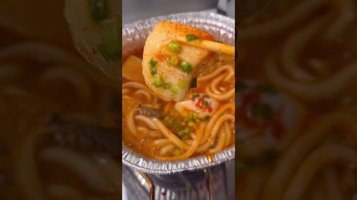 鍋焼きうどんを韓国風にしました#shorts #short #キャンプ飯