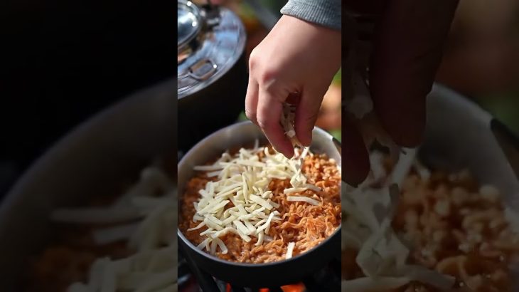 【キャンプ飯テロ】本日はキーマチキンラーメン！#キャンプ #camp #camping #キャンプ部 #キャンプ飯 #ソトレシピ #ソロキャンプ  #露營 #露營生活 #캠프닉 #캠핑