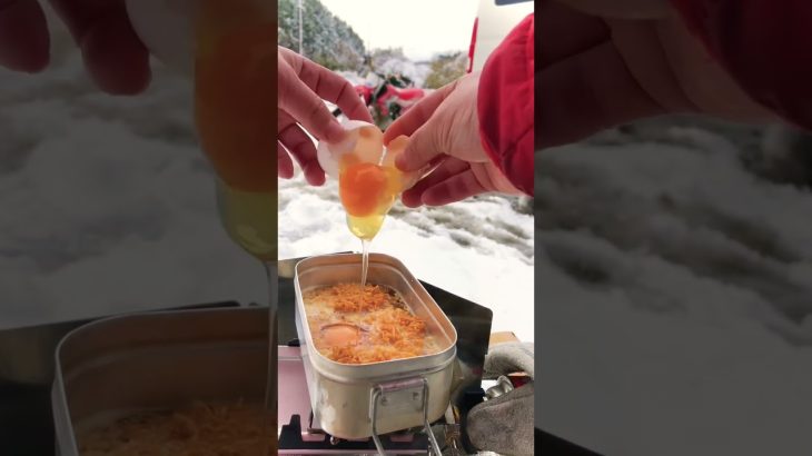 たまごチキンラーメン🍜egg chicken Rahmen  #簡単 #キャンプ飯 #camping #bikelife #雪遊び