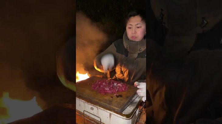 鹿肉ハンバーグたべるぞ〜！【キャンプ飯】 #shorts