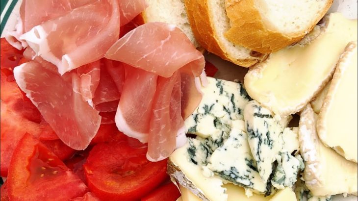 フランスのチーズに、初ほりにし、キャンプ呑み食いはやっぱり幸せ