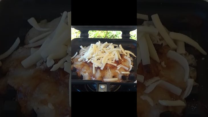 ワッフルメーカーで、餅焼いてみた！しょうゆとチーズ、たまらん！#Shorts