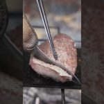 分厚いお肉 いい感じに焼けました #キャンプ #キャンプ飯 #焚き火 #camping