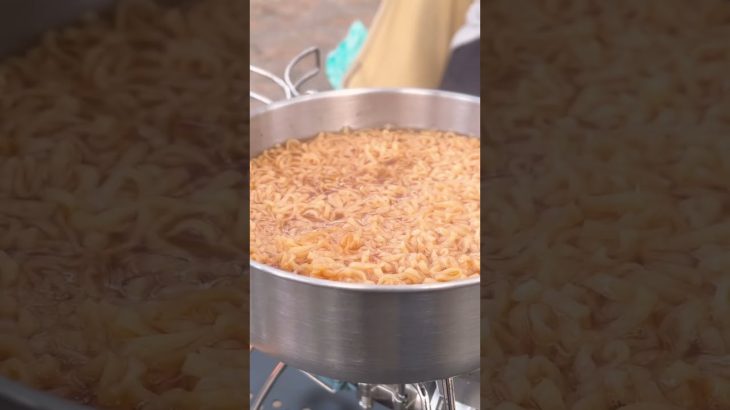 そう、私はチキンラーメンをそう。#キャンプ飯 #チキンラーメン #camping