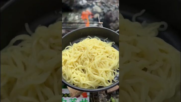 【キャンプ飯】即席あんかけ焼きそば　551×glico #キャンプ飯 #ソロキャンプ #shorts