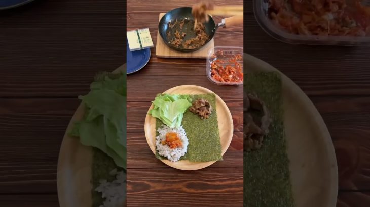 折りたたむだけ！簡単おにぎり　#キャンプ飯 #おにぎり #おにぎらず #お弁当 #お弁当作り #ピクニック #簡単レシピ #キャンプの朝ごはん #アレンジレシピ #アウトドア #夫婦youtuber