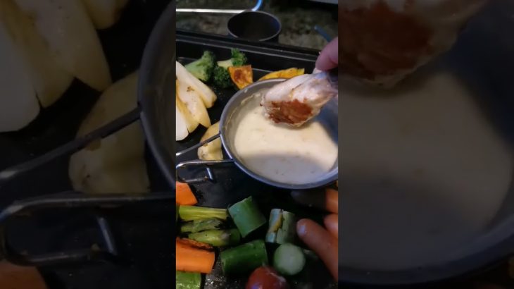 【父娘キャンプ飯】パート2  娘リクエストのチーズフォンデュ#shorts #キャンプ飯 #チーズフォンデュ