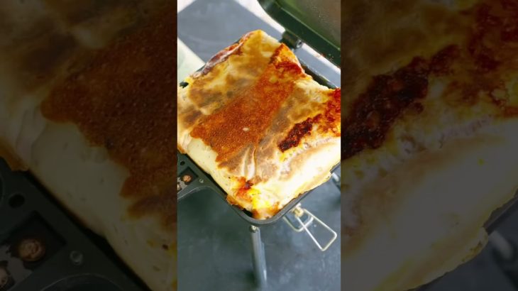 【Sandwich toaster】(Pizza)マジでズボラピザ🍕アルトバイエルンのピザをチーズマシマシでホットサンド👨‍🍳🔥#camp #キャンプ #캠프 #營地  #露營