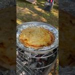 追いチーズしてピザ焼いてみた結果🍕めっちゃ！美味そう🤩#キャンプ飯