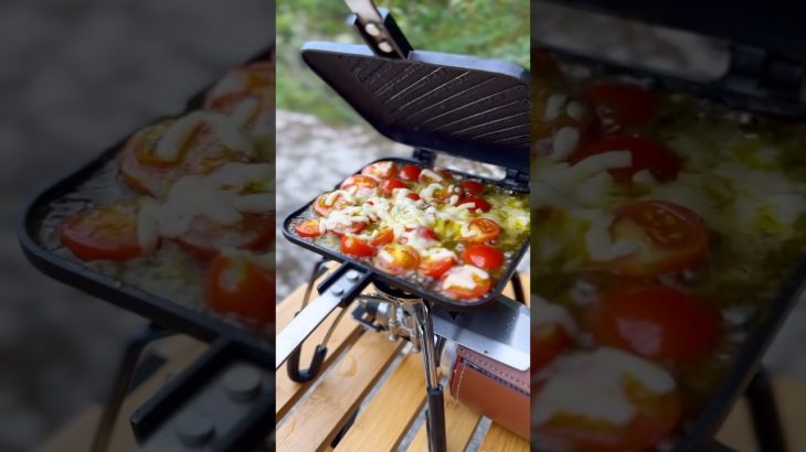 焼きトマチーズ🍅 #キャンプ #camper #camping #キャンプ飯 #ソロキャンプ #camp #bbq #キャンプ女子 #ショート #トマト#チーズレシピ #ホットサンドメーカー