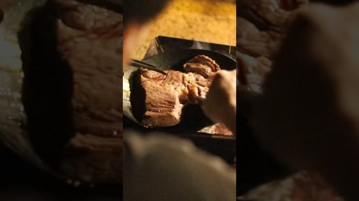 【キャンプ飯】キャンプの夜を厚切りステーキでキメる#shorts #焚き火