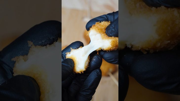 【家でキャンプ飯】カマンベールチーズを揚げろ！Deep Fried Brie 👨‍🍳🧀煎卡门柏奶酪　카망베르 치즈 튀김　#cooking #foodie #food #asmr