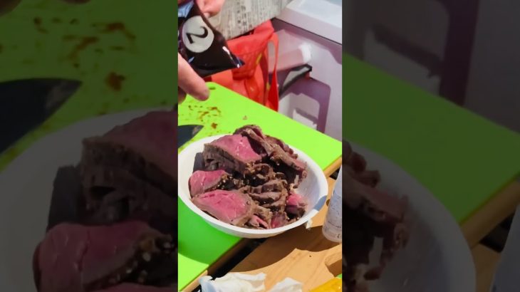 【キャンプ飯】バーベキューでローストビーフを作って食べた日  #簡単 #bbq #shorts #cooking  #camping #roastbeef