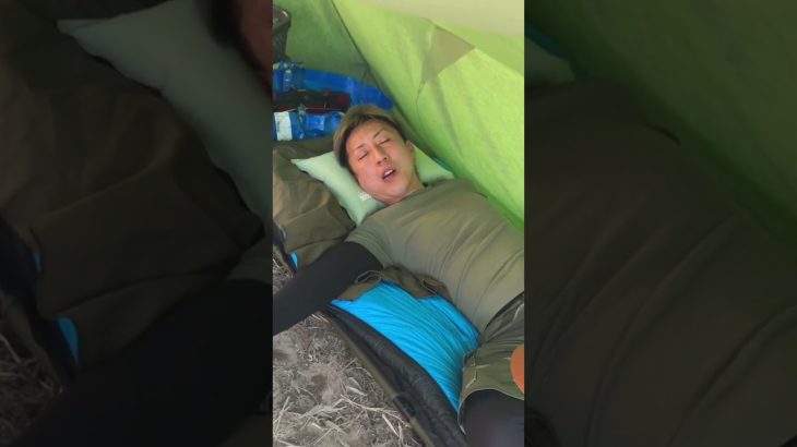 キャンプ場で昼寝💤 #ビール #アウトドア #camp #昼顔 #イケメン #いびき #おすすめ #キャンプ #shorts
