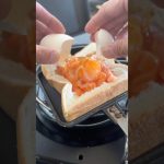 燻しサーモン入りエッグチーズホットサンドがスモーキーすぎて絶品だった#shorts