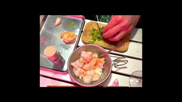 キャンプでエビクリームチーズ! #shorts #バイスサワー #キャンプ #えび #エビ #クリームチーズ #ディップ #薪ストーブ #マヨ@bys_camp