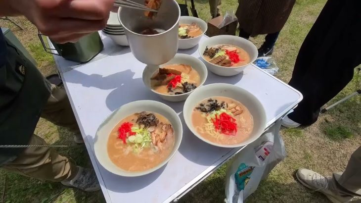 じいさん達のキャンプ料理　とんこつラーメンをゼロからつくる