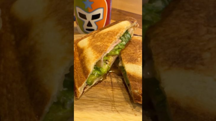 キャンプ用に新調したSOTOのホットサンドメーカーで❗️#cooking #料理 #shorts #ホットサンド #soto #モーニング