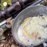狩猟中にスープパスタ煮込んでコーヒー飲んでたらシカさんトコトコしてきたのでフレンドリーアピールをキメるだけの動画