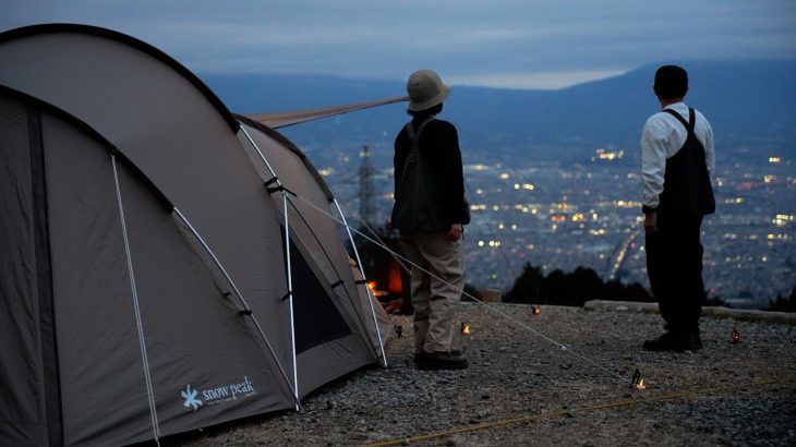 【夫婦キャンプ】この夜景、すごすぎる！…富士川キャンプ場 | snow peak Land Nest | 春キャンプ