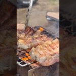 【炭火】の破壊力！三枚肉のグローブ焼き　#キャンプ飯 #レシピ #炭火焼き