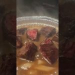 【キャンプ飯】和牛チーズカレーうどん。#キャンプ飯 #steak #meat #キャンプ #レシピ